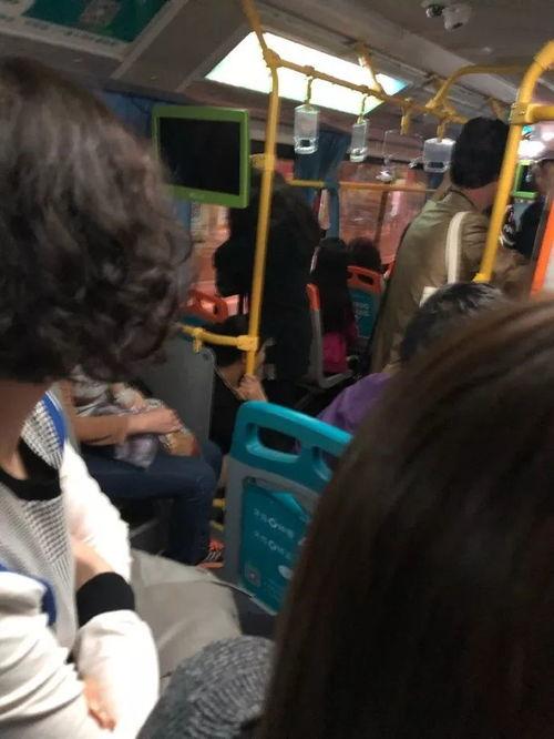 脱裤子的女人的视频,揭秘脱裤子女人视频背后的真相与争议