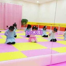 小木偶舞蹈视频,萌动瞬间引网友热议